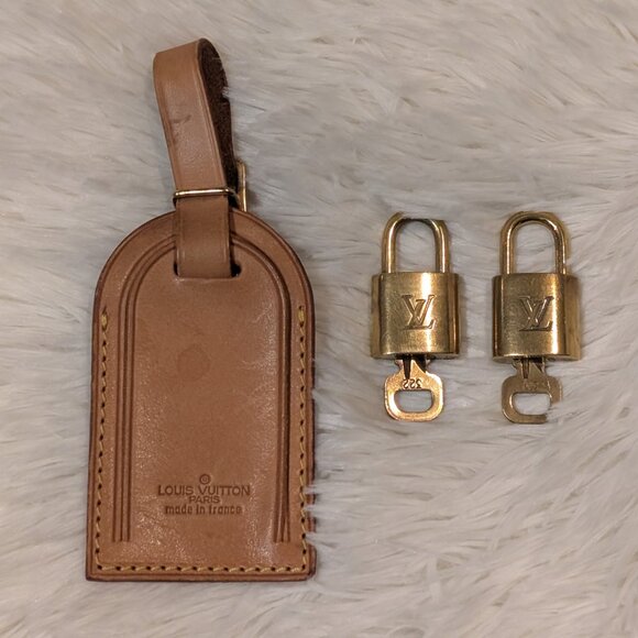 Louis Vuitton, Luggage Tag & Double Lock & Key Set - #310 & #322 - Picture 1 of 7